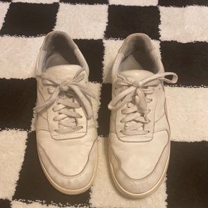 Everlane ReLeather Court Sneaker in Off White